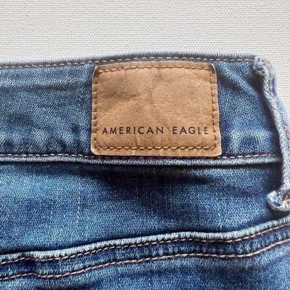 EUC American Eagle Distressed Denim Mini Skirt Size 10 🔥🔥 (D2) - Picture 14 of 14